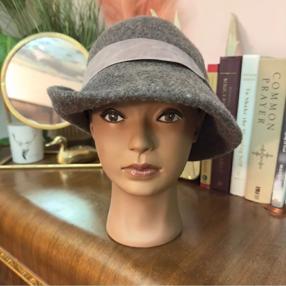 Shihreen grey wool fedora style vintage inspired hat ribbon trim - Picture 3 of 12
